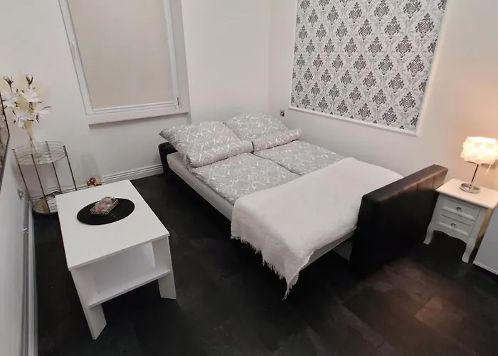 Aleja Wojska Polskiego 40 *